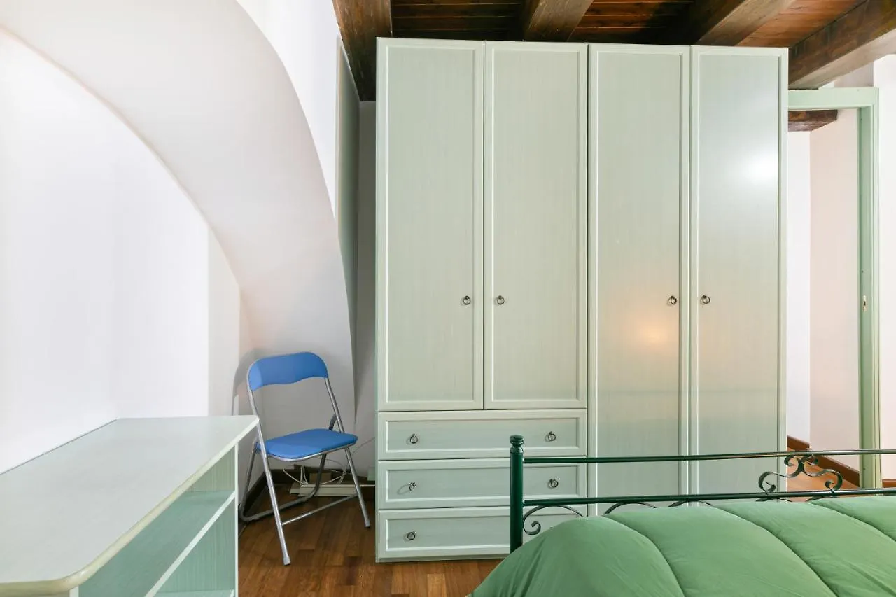 Vittorio Emanuele & Via Roma Colorful Apartment Palermo 0*,