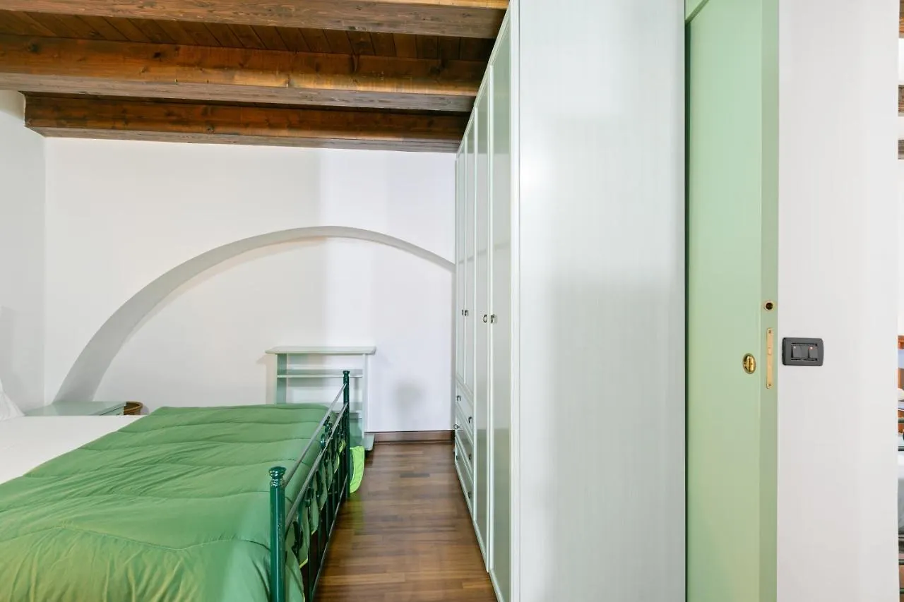 Vittorio Emanuele & Via Roma Colorful Apartment Palermo 0*,